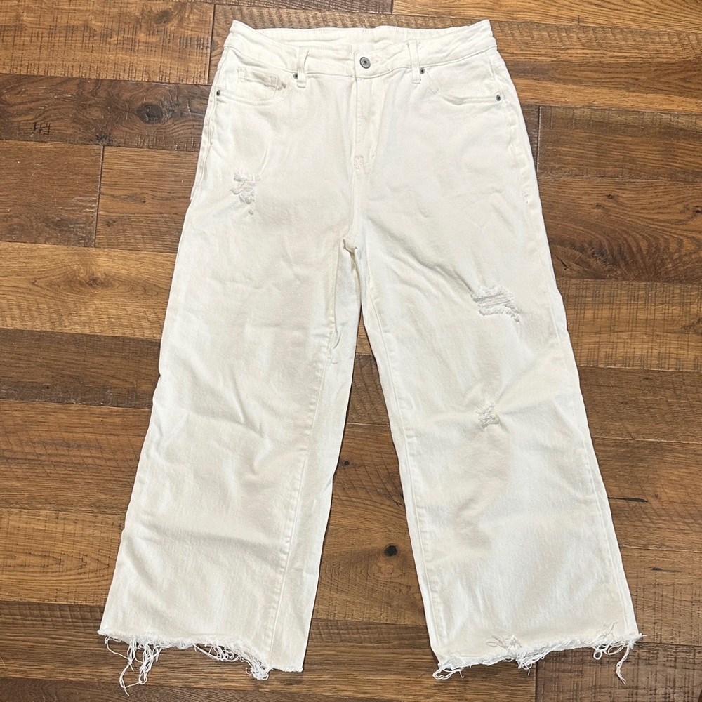Chic Distressed Wide Leg Jeans in Cream